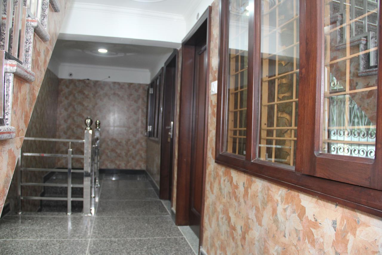 Hotel Silk Haldwāni Extérieur photo