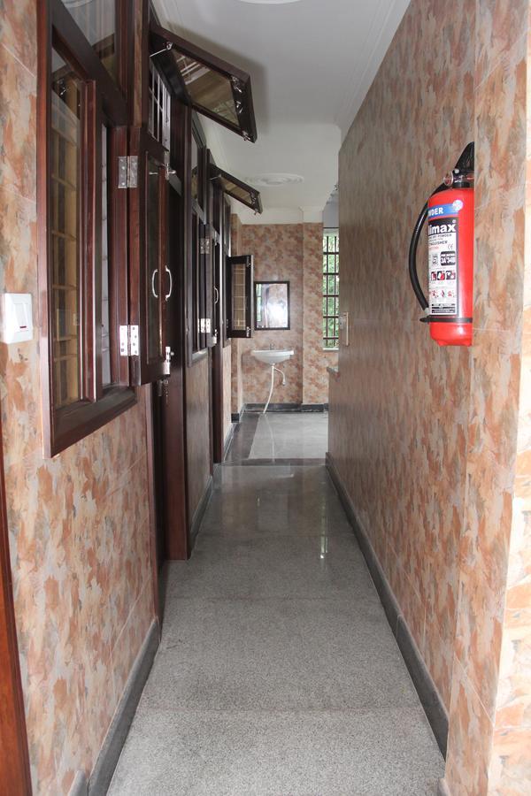 Hotel Silk Haldwāni Extérieur photo