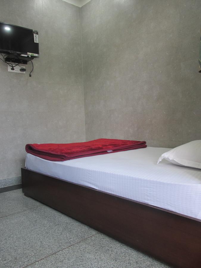 Hotel Silk Haldwāni Extérieur photo