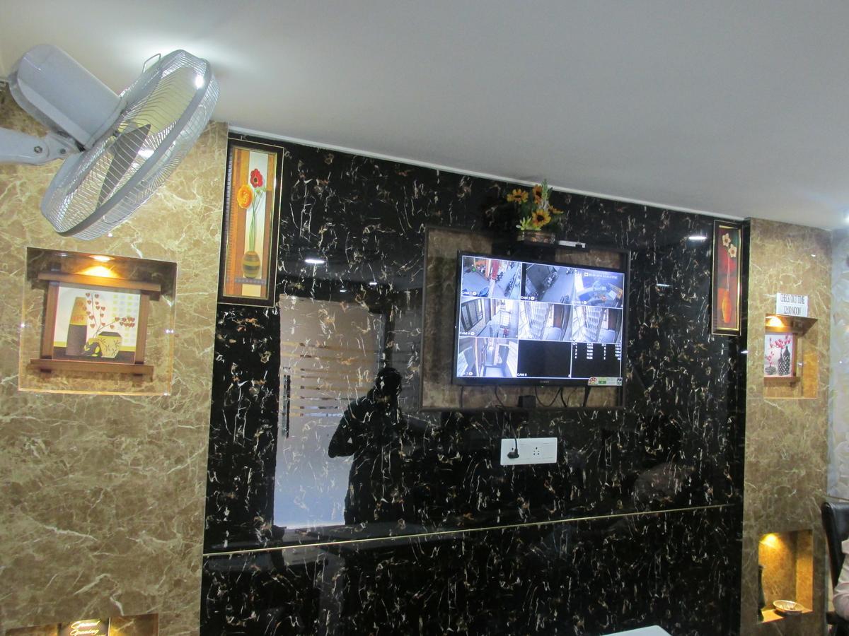 Hotel Silk Haldwāni Extérieur photo